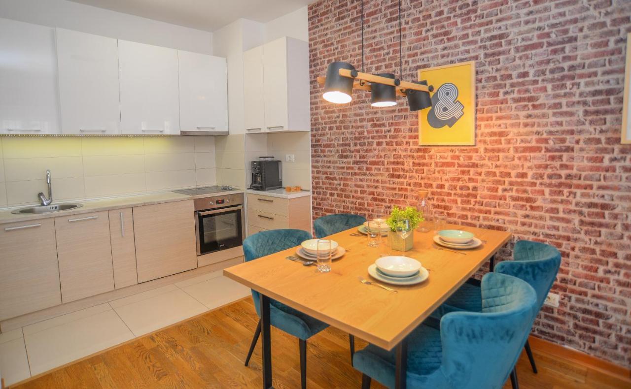 Lovely Apartment At City Quart 포드고리차 외부 사진